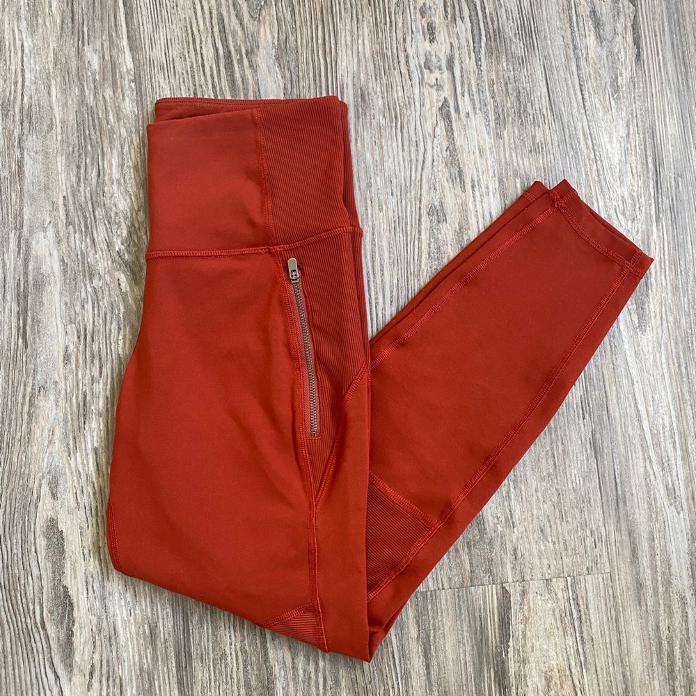Old Navy High-Waisted Zip-Pocket Side-Rib Elevate 7/8-Length Leggings